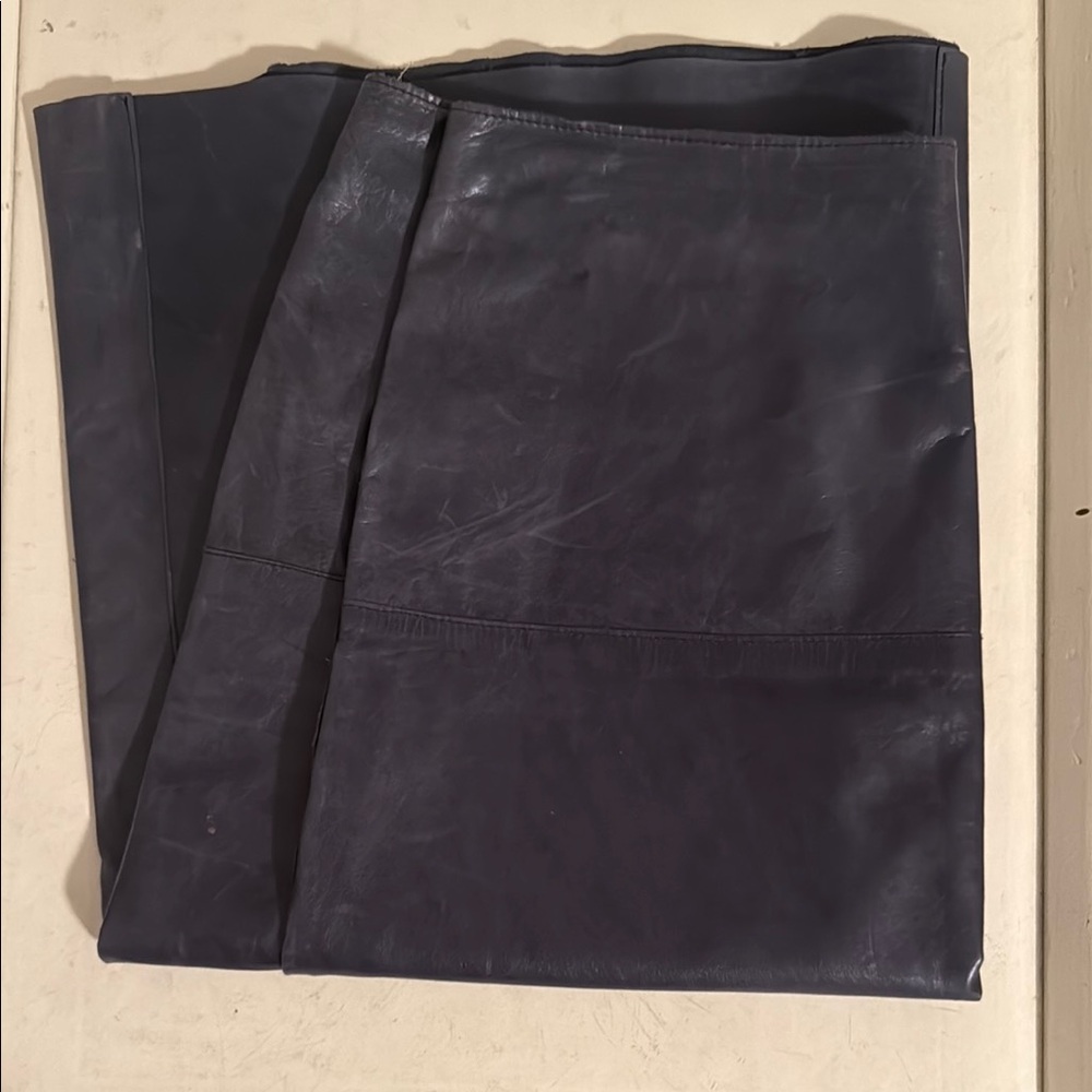Banana Republic Black Pencil Skirt Knee-Length 100% genune leather